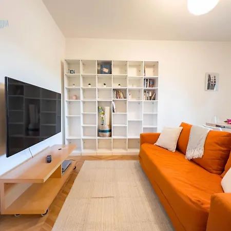 Cappello 9 Tirabora Short Rent Trieste