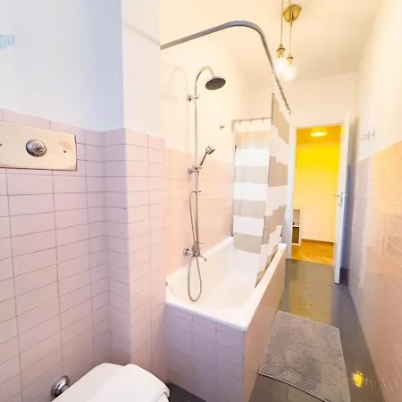 Cappello 9 Tirabora Short Rent Daire *